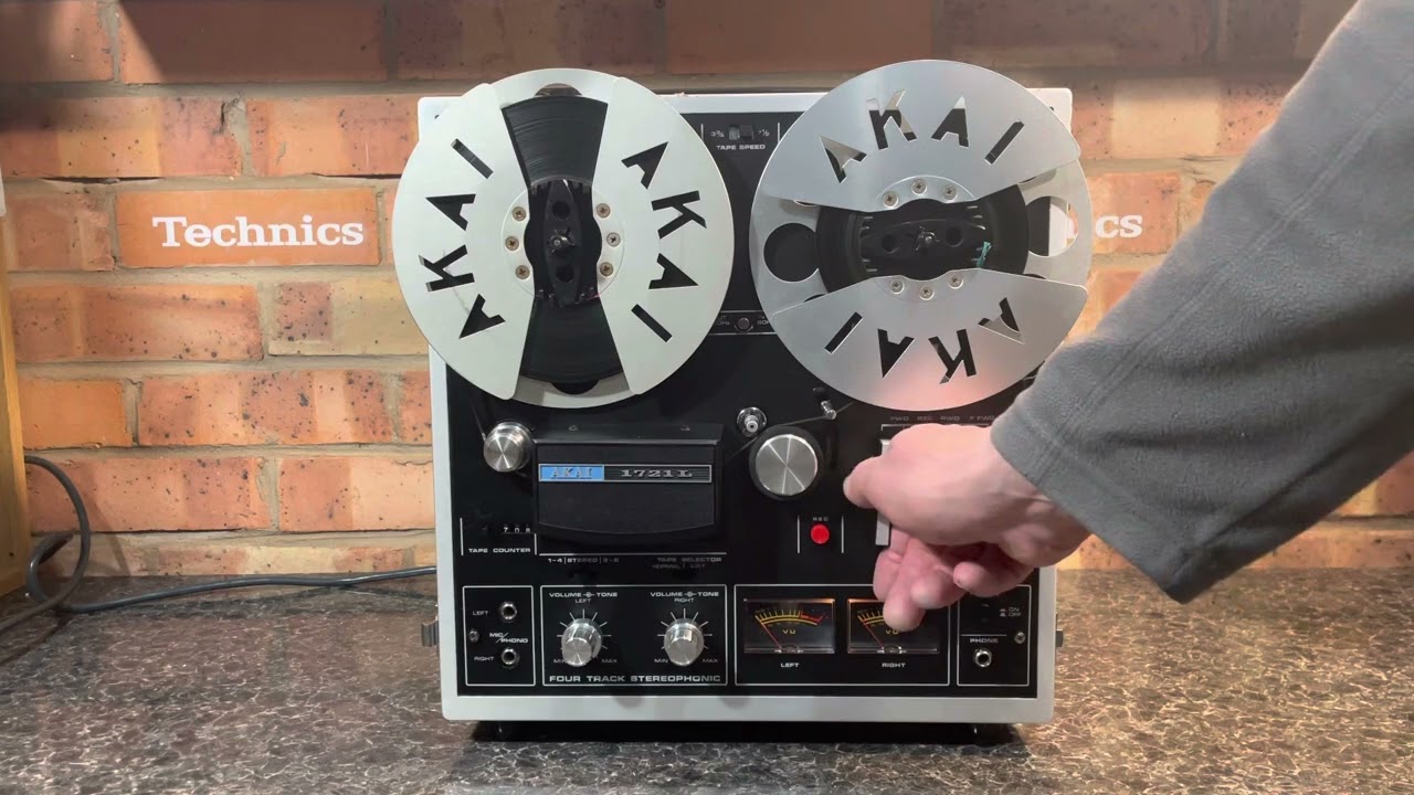 AKAI 1721L Reel to Reel Tape Recorder, Made in Japan 1973