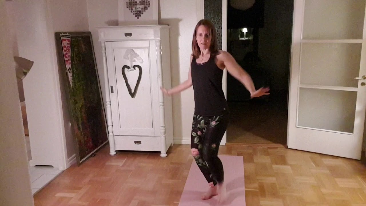 Exempel p&aring; sk&ouml;na enkla dance moves i hemmet.