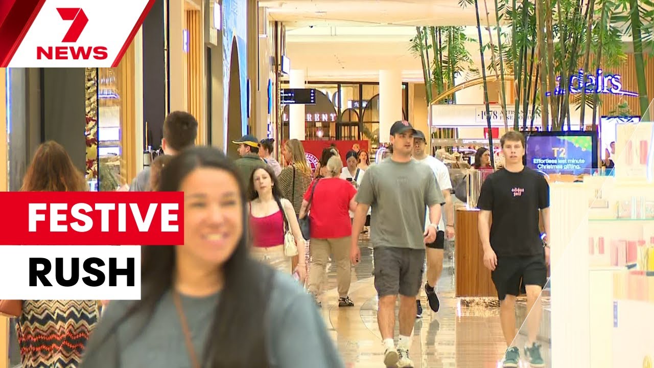Last-minute Christmas rush sweeps Melbourne as shoppers spend big | 7NEWS