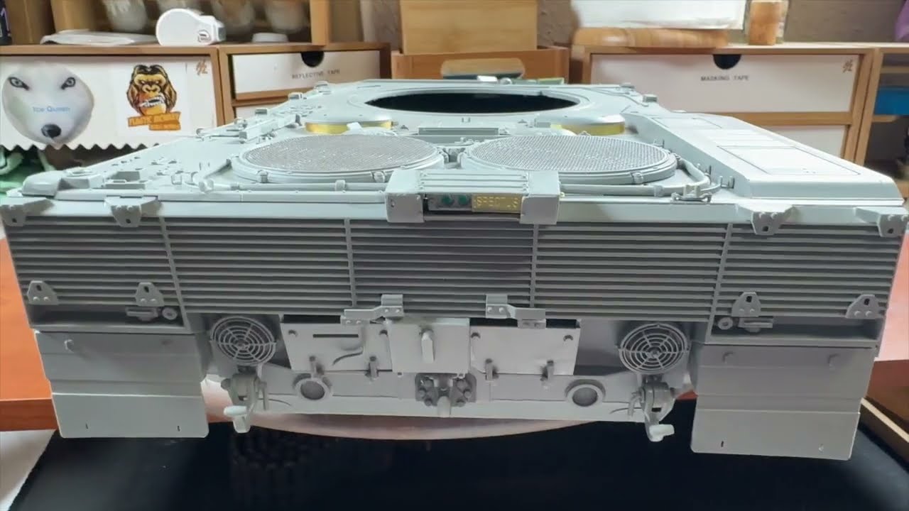 Das Werk 1/16 Leopard 2 A7V Build Step 2