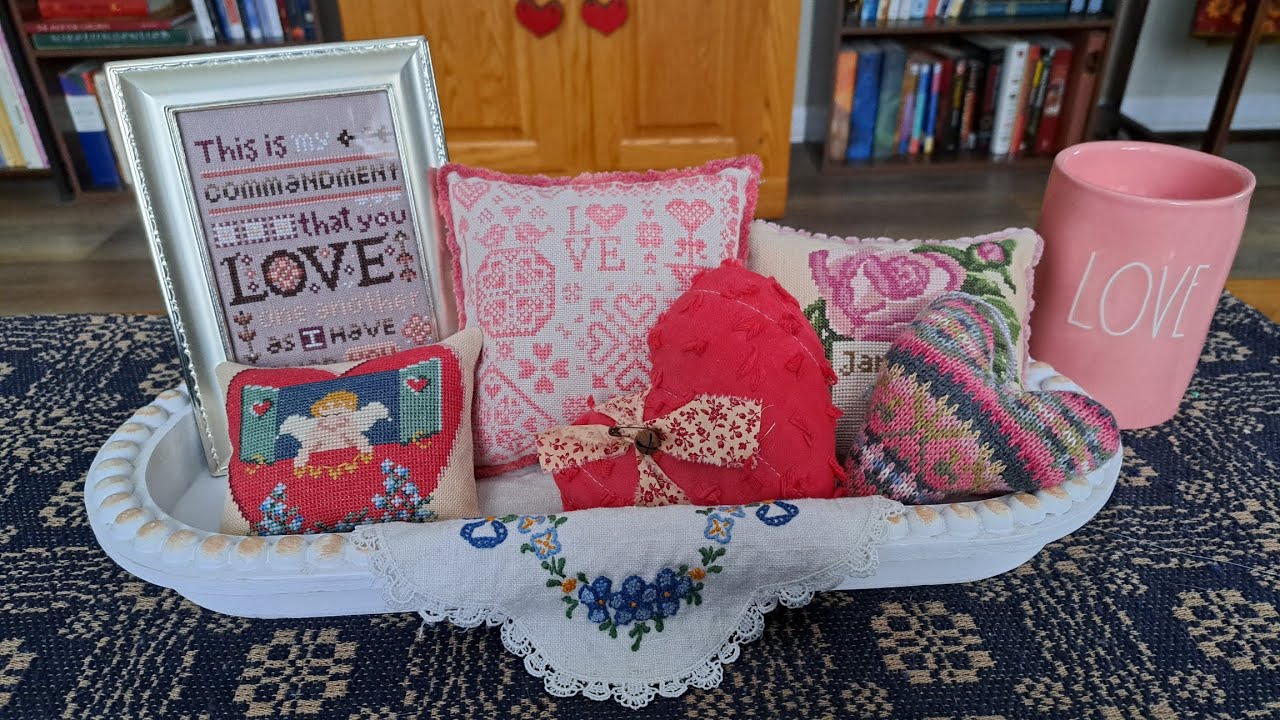 Flosstube #14 New Valentine's charts and tons of WIP progress!