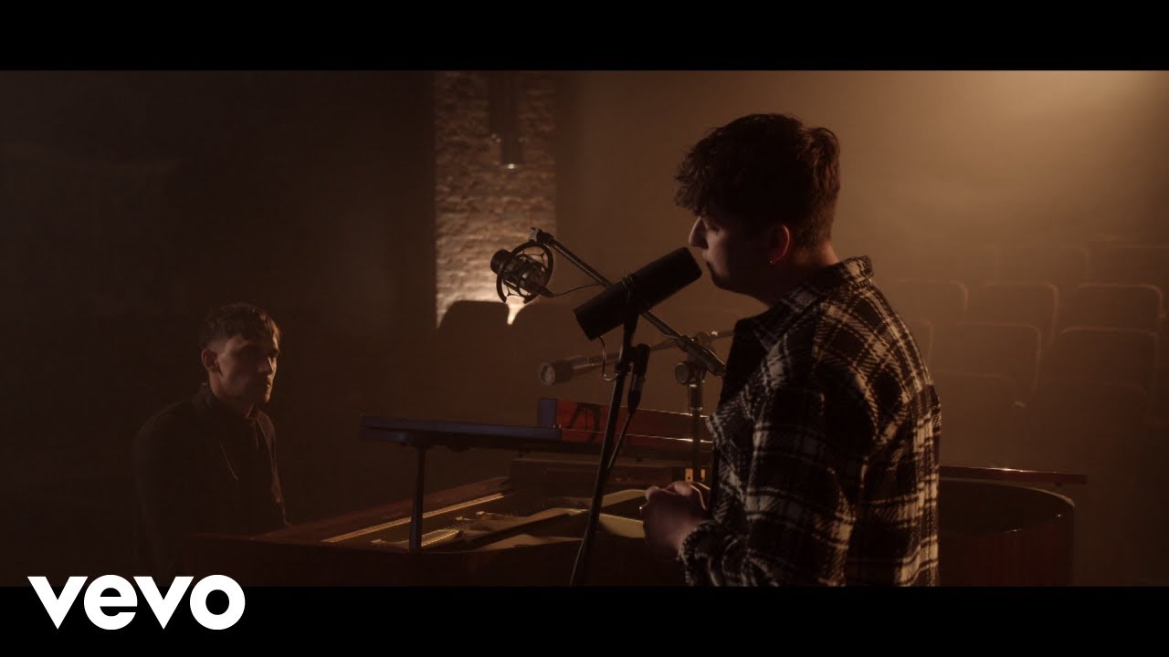 Flynn - I Don't Wanna Love You (Official Video)