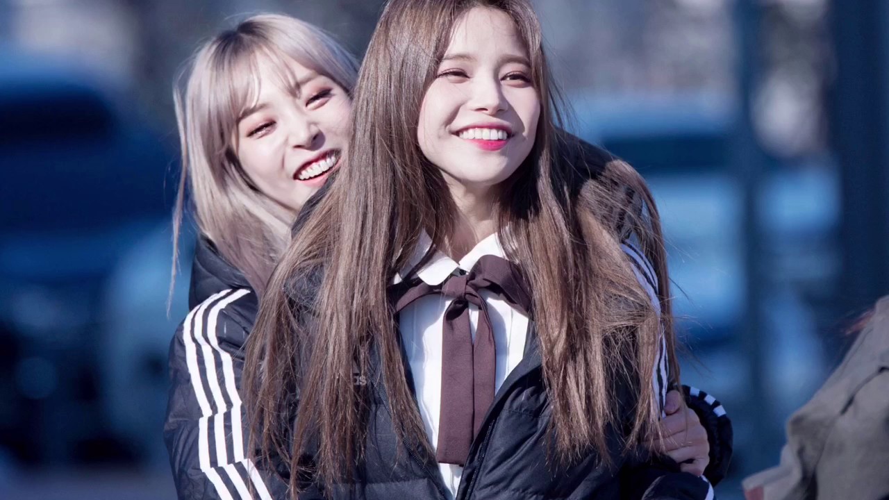 Moonsun - Being touchy and the way they look at each other