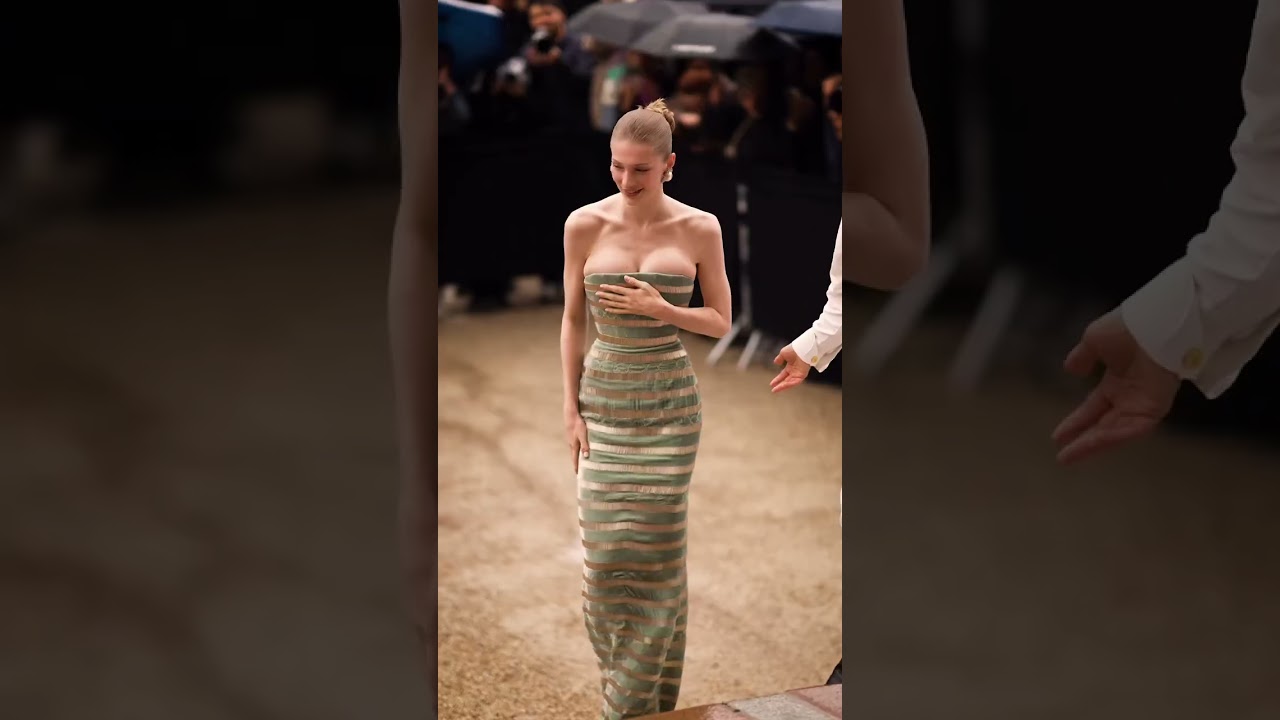 Hunter Schafer&rsquo;s Entrance That Stole Couture Week💝