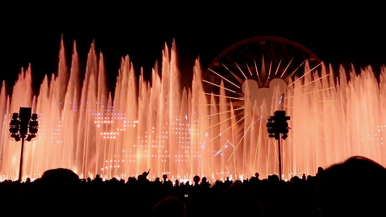 Checking Out World of Color: Season Of Light | Disneyland Vlog #26