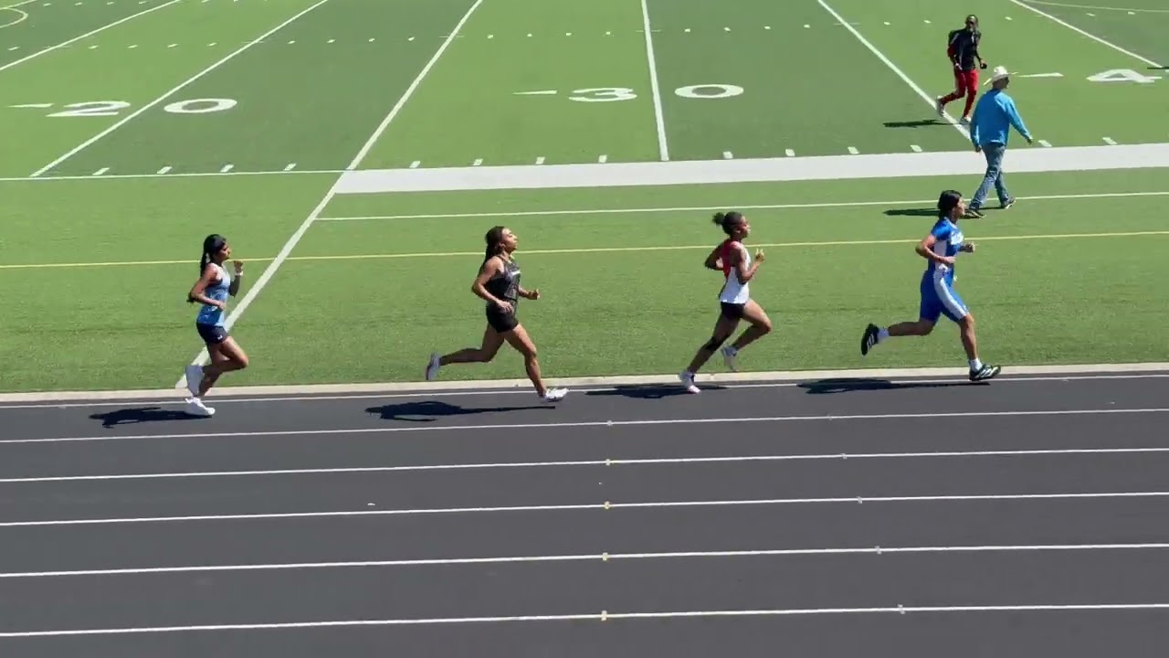 Patricia Barnes SR and Xiomara Vasquez FR 1600m Grand Oaks