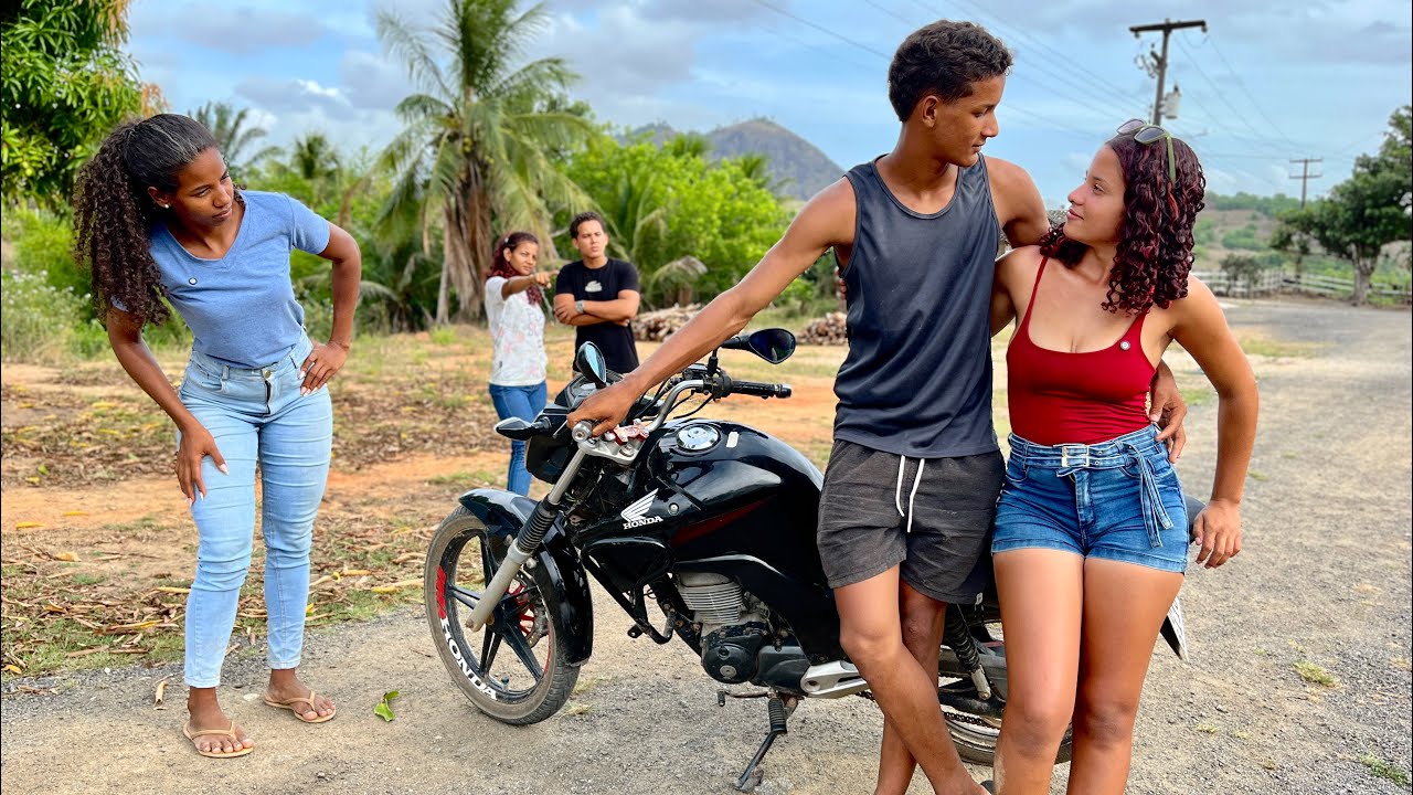 MULHER FAZ UMA COMPRA DE 15 MIL NO CARTÃO DE SEU PRIMO | VEJA 😱😱