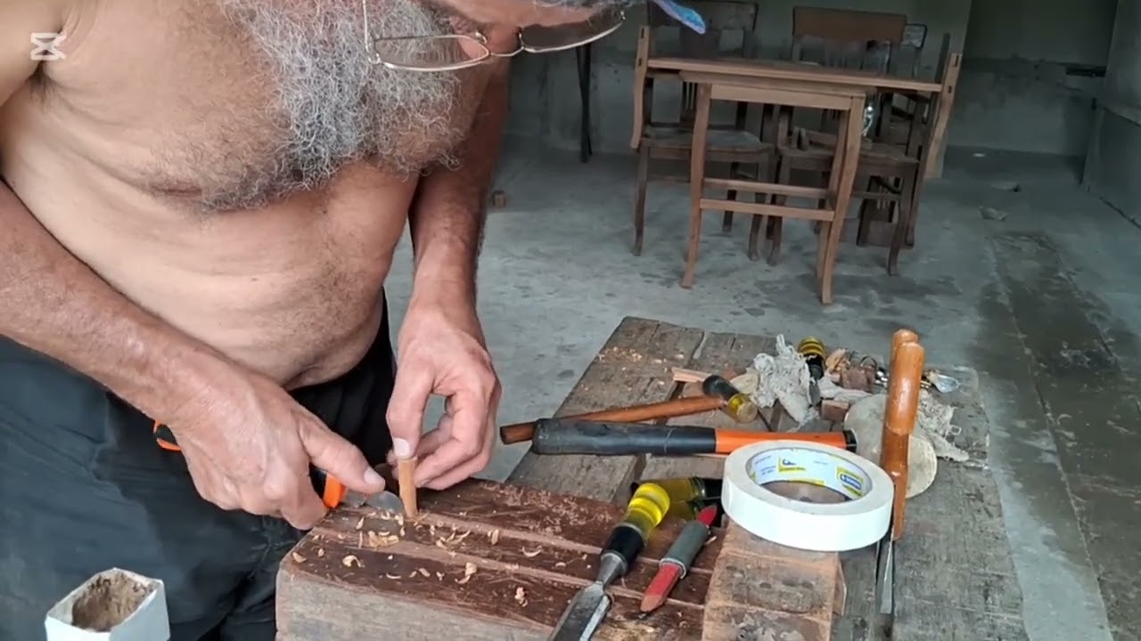 Como restaurar el pie de un mueble antiguo y conservar su forma original 
