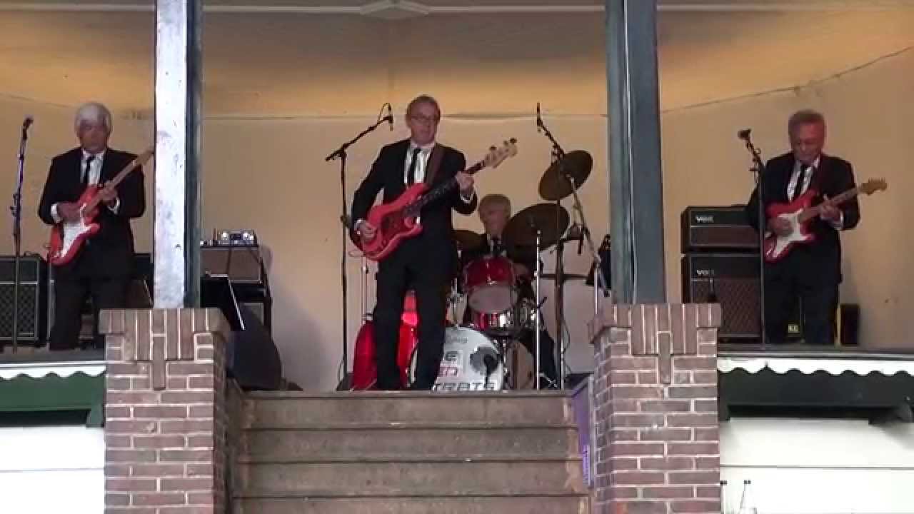 The Red Strats - Moonlight Shadows