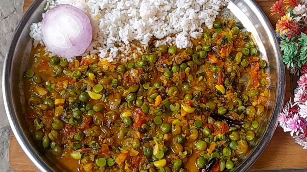 ताजे हरे मटर की दाल एकबार ऐसे बनाकर देखिए पनीर छोले खाना भूल जाएंगे ||  Up Famous matar ki daal 