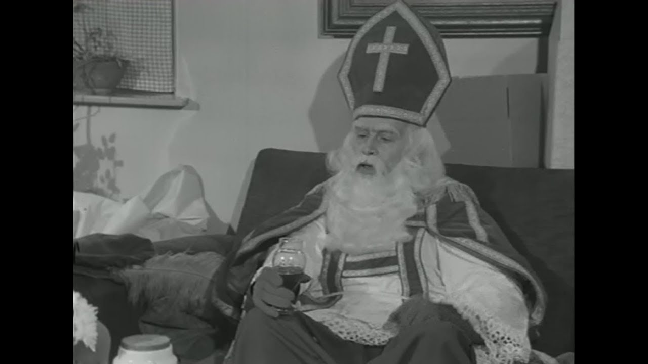 Godfried Bomans als hulp-Sinterklaas - 1967