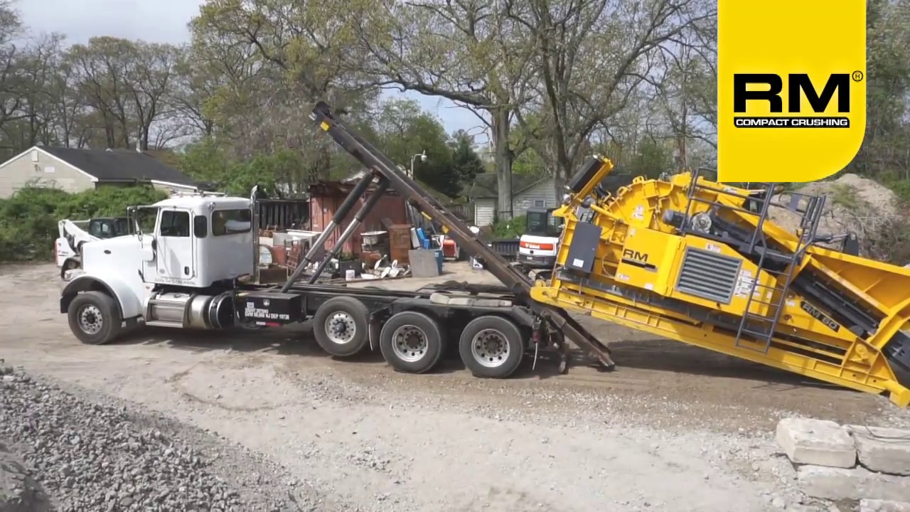RM60 skid-mounted compact crusher