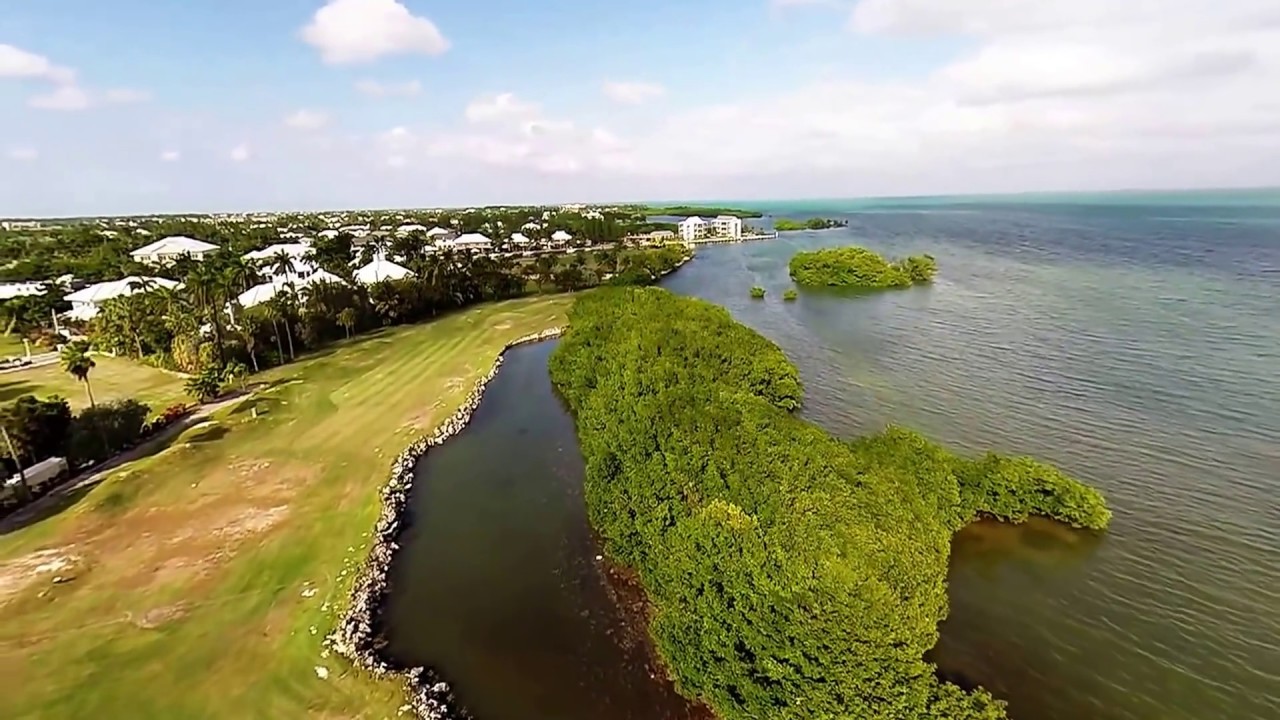 Grand Cayman Golf Course Phantom 2 FPV flight