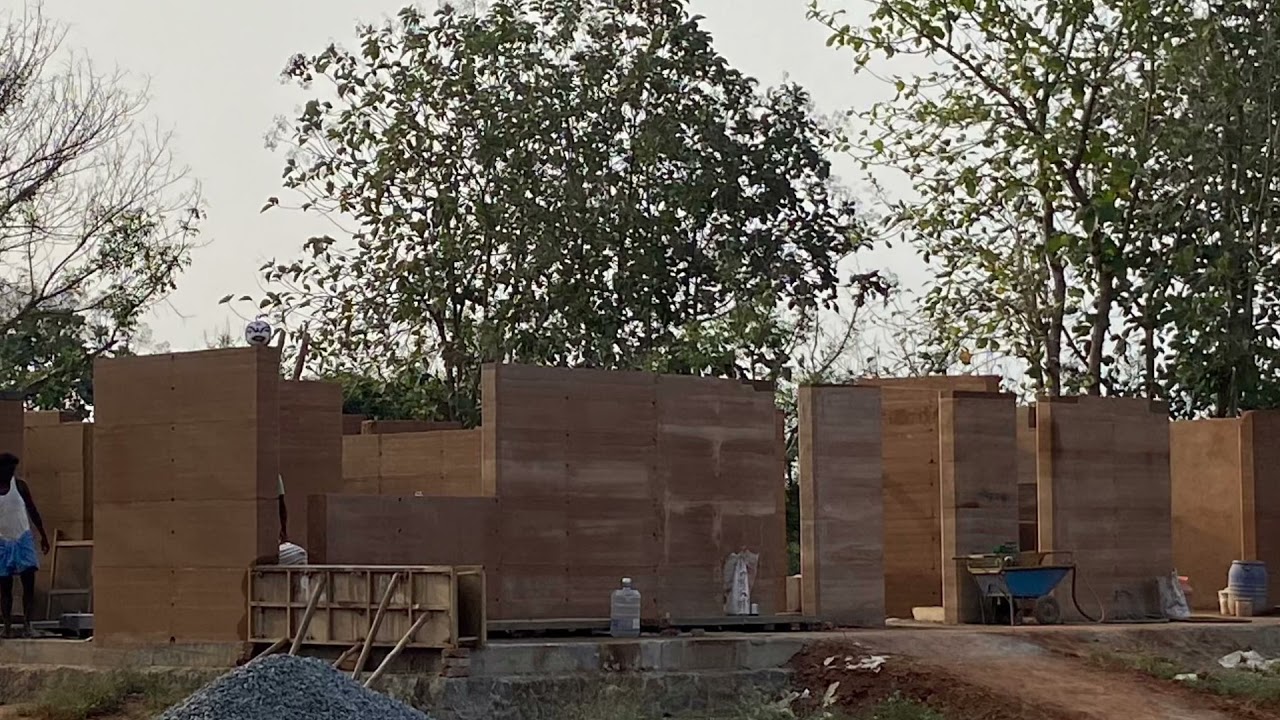 Lintel placement for Rammed earth walls