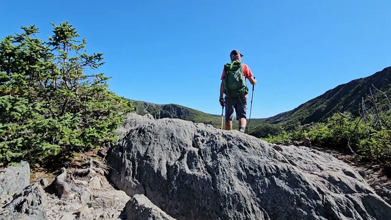 Rando menant au célèbre Xalibu (Gaspésie)
