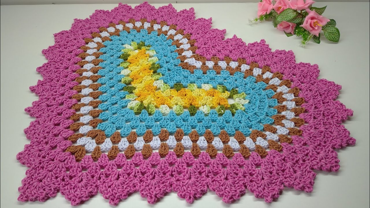 💞 Tapete de Coração Vende Vende _ com a base de Florzinha/ Pesando 320gr - 68x53