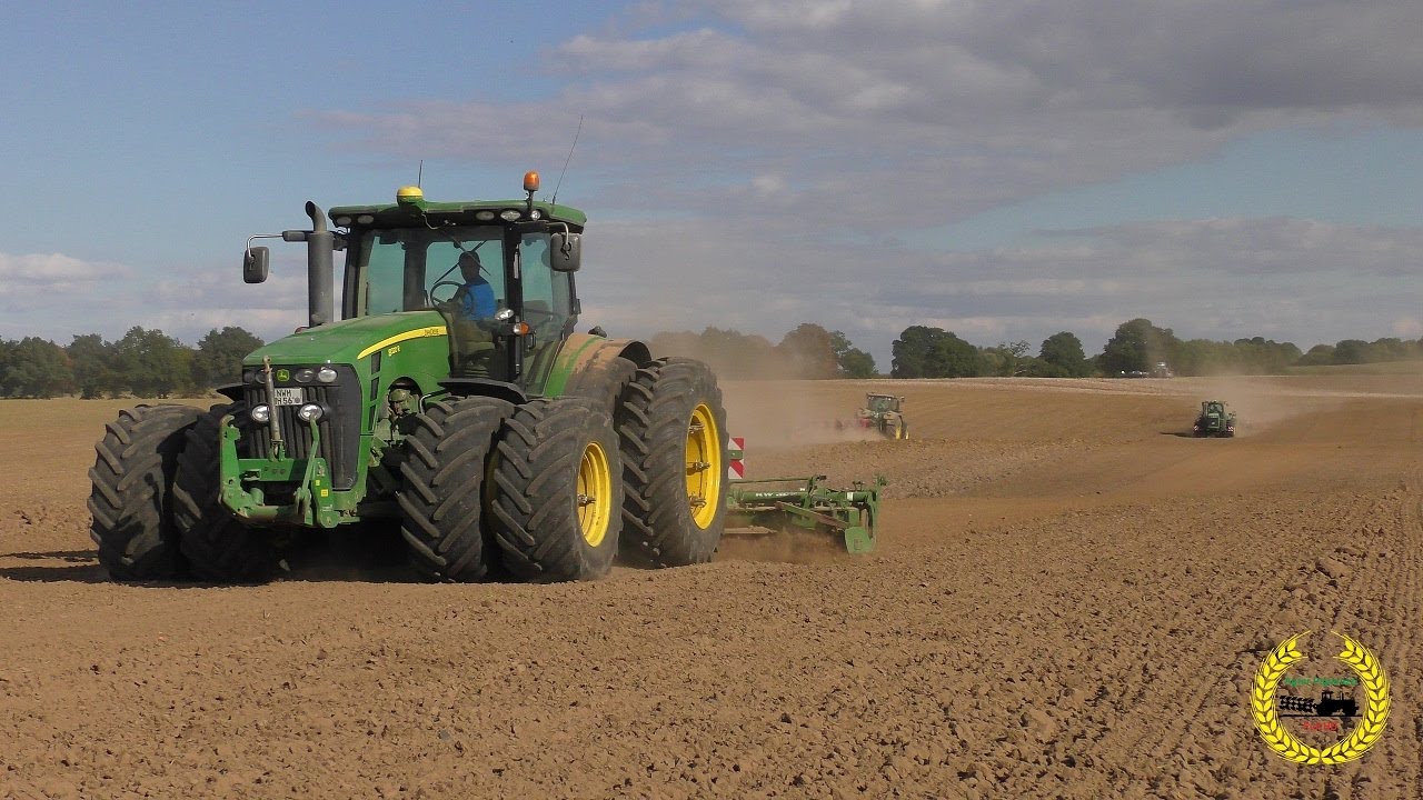 4X John Deere XXL auf 1 Feld, vom Pflügen bis zur Aussaat