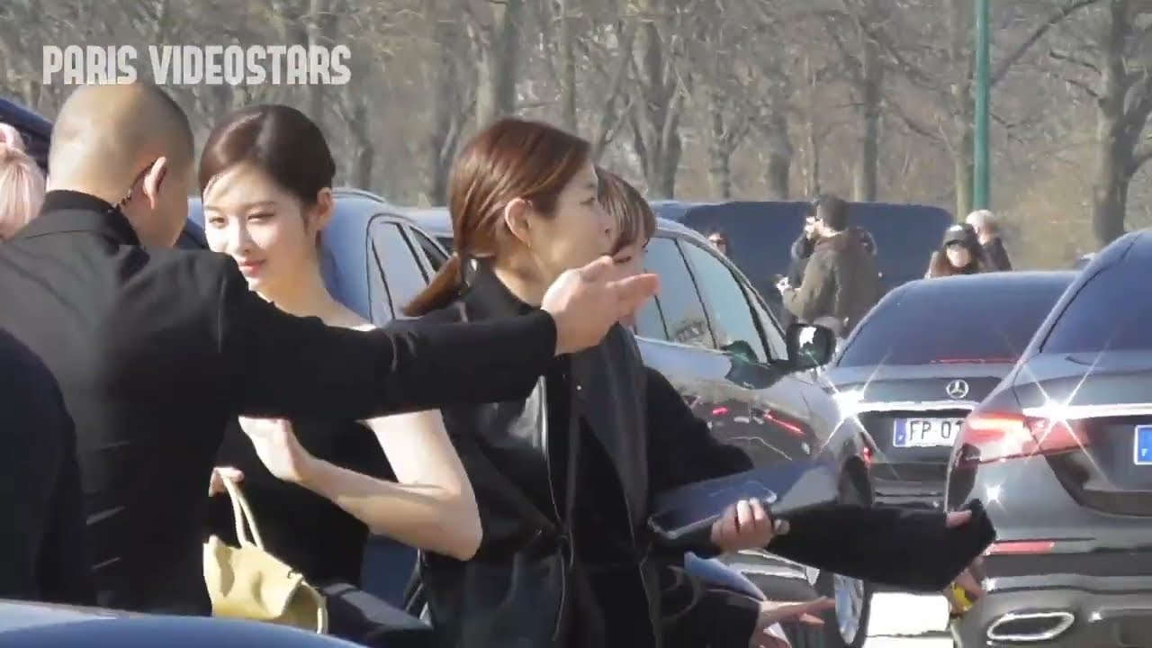 NMIXX @ Paris Fashion Week 3 march 2023 show Loewe