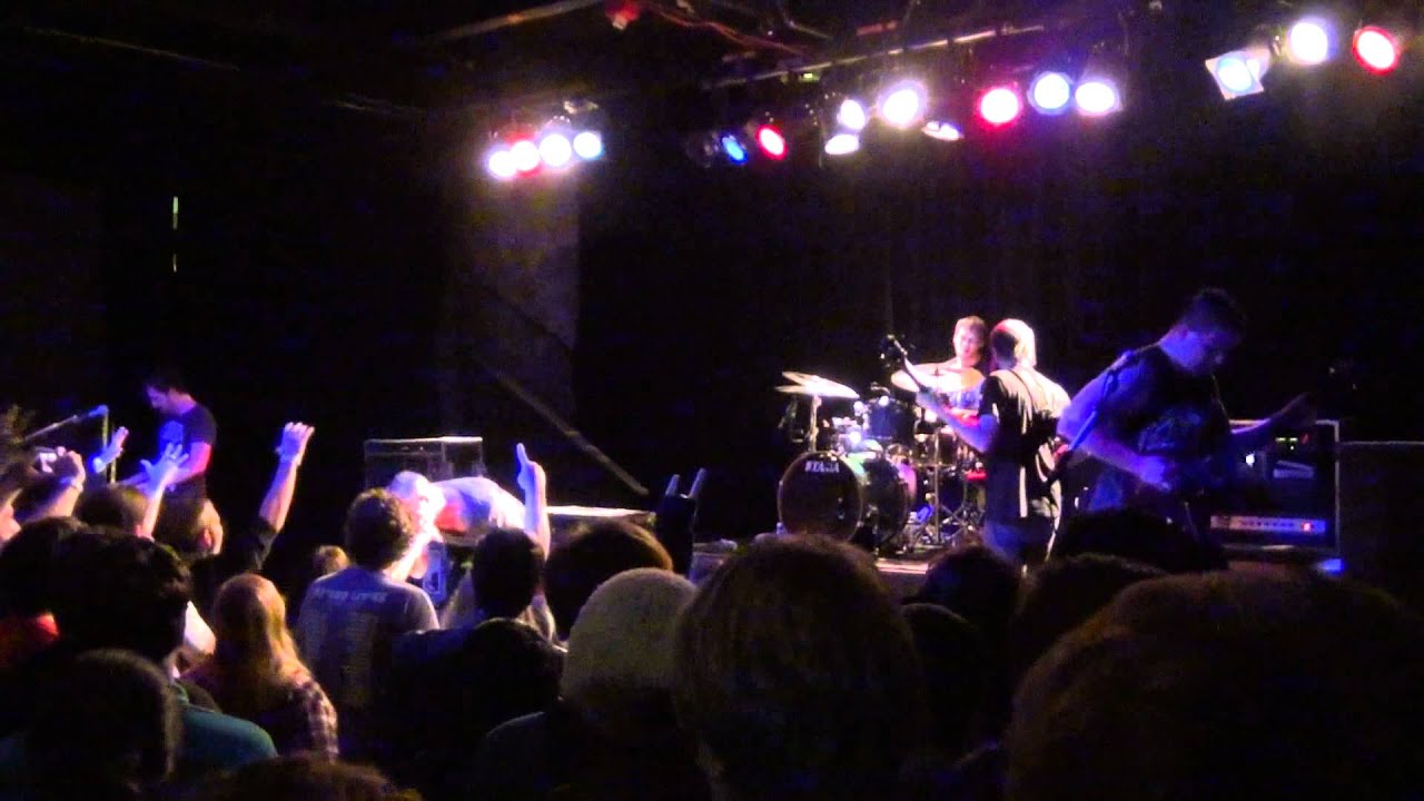 The Dillinger Escape Plan - The Widower (Ben wrestles fan on stage)