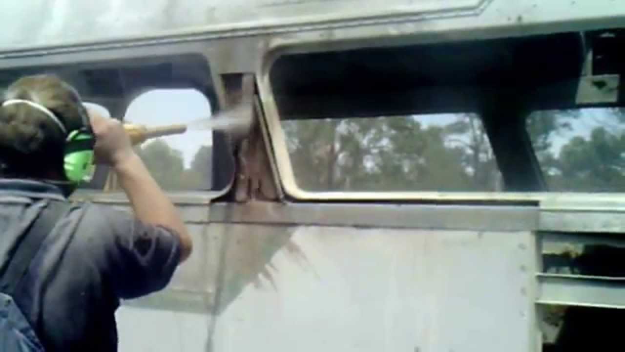 1957 Flxible Starliner Restoration - Part 4, Blasting -  Nov 28 2014