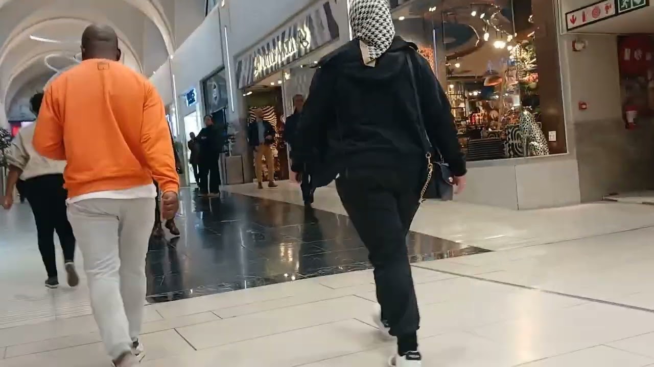 A walk through Sandton City mall to Nelson Mandela Square, Johannesburg, South Africa 🇿🇦