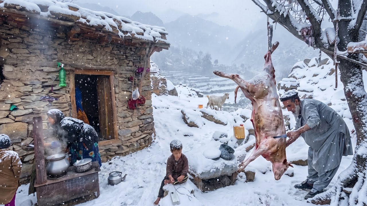 Daily Life of an Unbreakable Couple in a Cold & Snowy Mountain Village | Far From Civilization 🏔️❄️