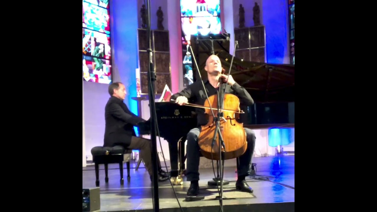 Eckart Runge and Jacques Ammon play 'Escualo' by Astor Piazzolla