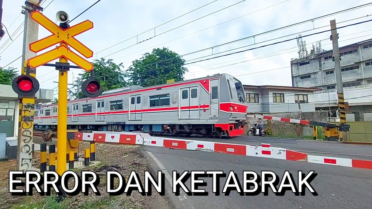 ERROR!! Alarm Perlintasan Terunik Di Daop 1 JPL 8C Error Dan Kena Tabrak !!