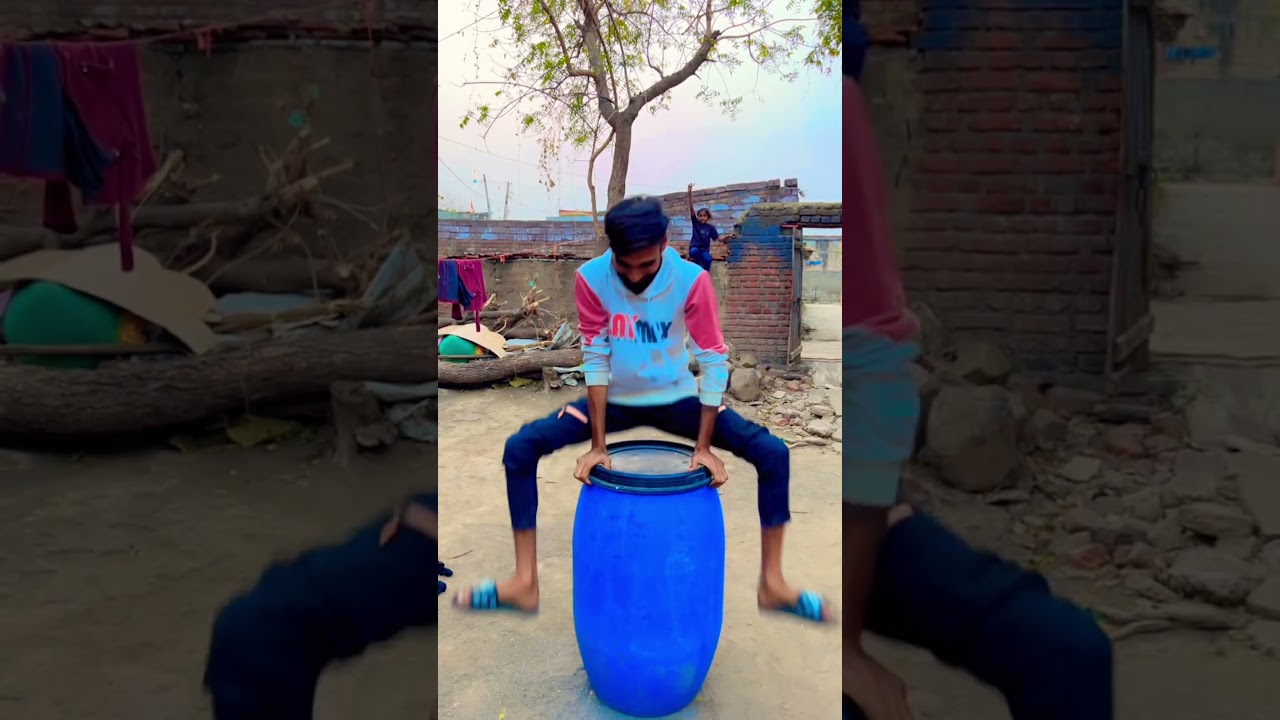 Desi dholl 🥁🥁🤣😂#kamaldhol #drummer #funny #funnyviral #viral #viralcomedy #kamaldhol