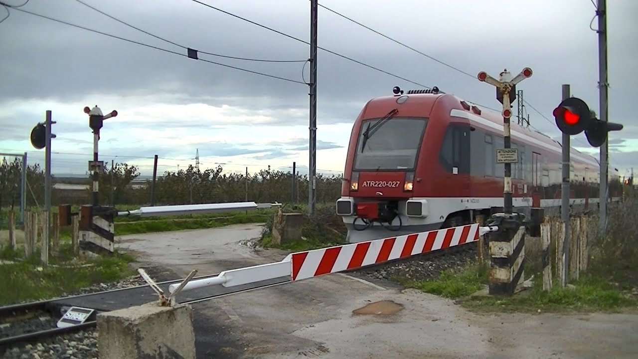 Spoorwegovergang Adelfia (I) // Railroad crossing // Passaggio a livello