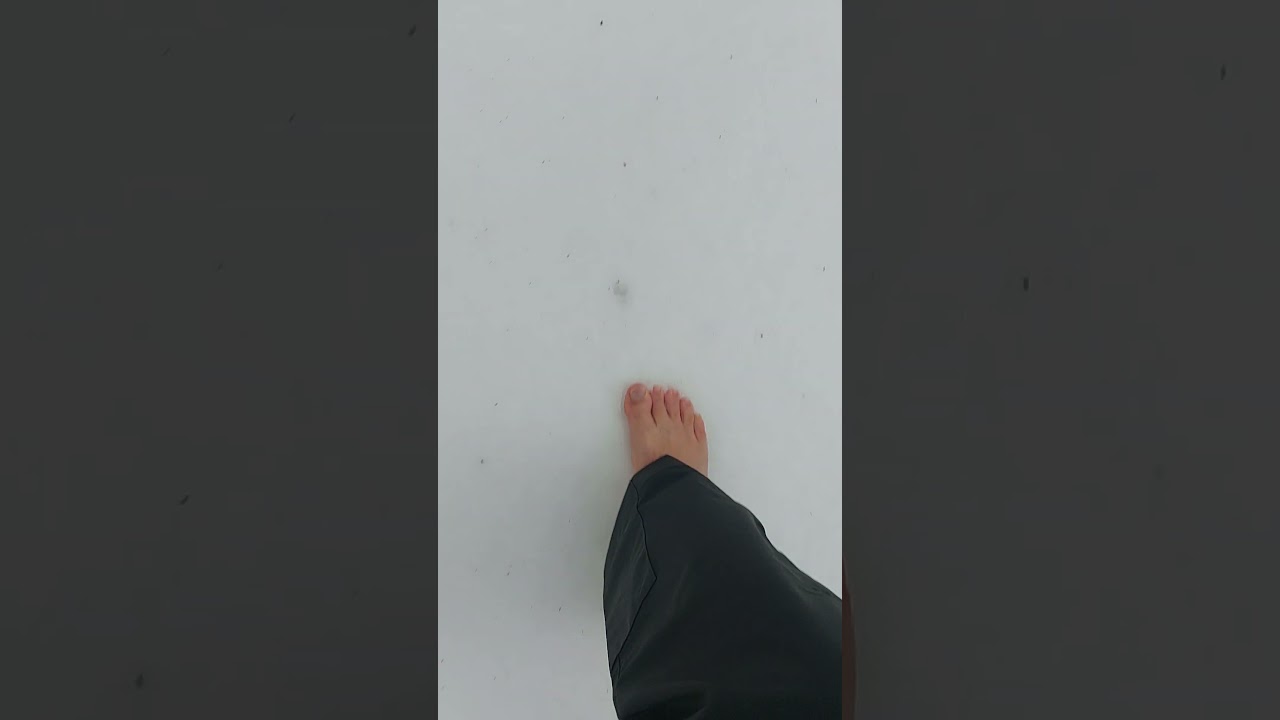 boots without socks and barefoot snow #snow #foot #sockless #feet  #barefoot  #winter #boots
