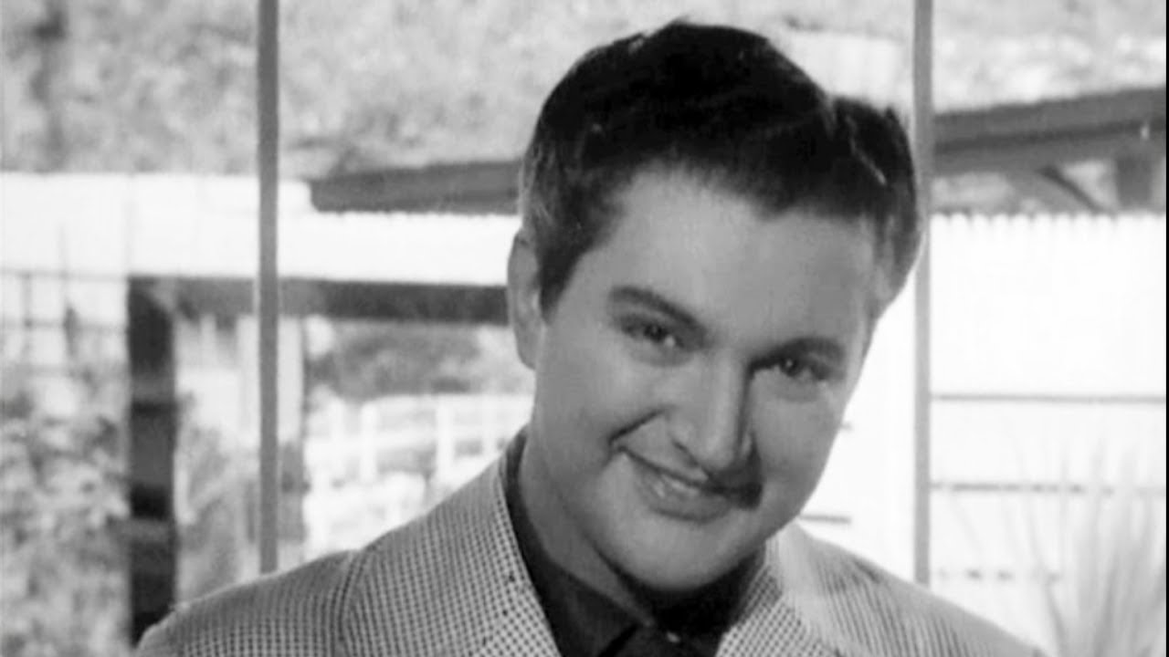 Liberace's TV-Show: Liberace sings and plays 