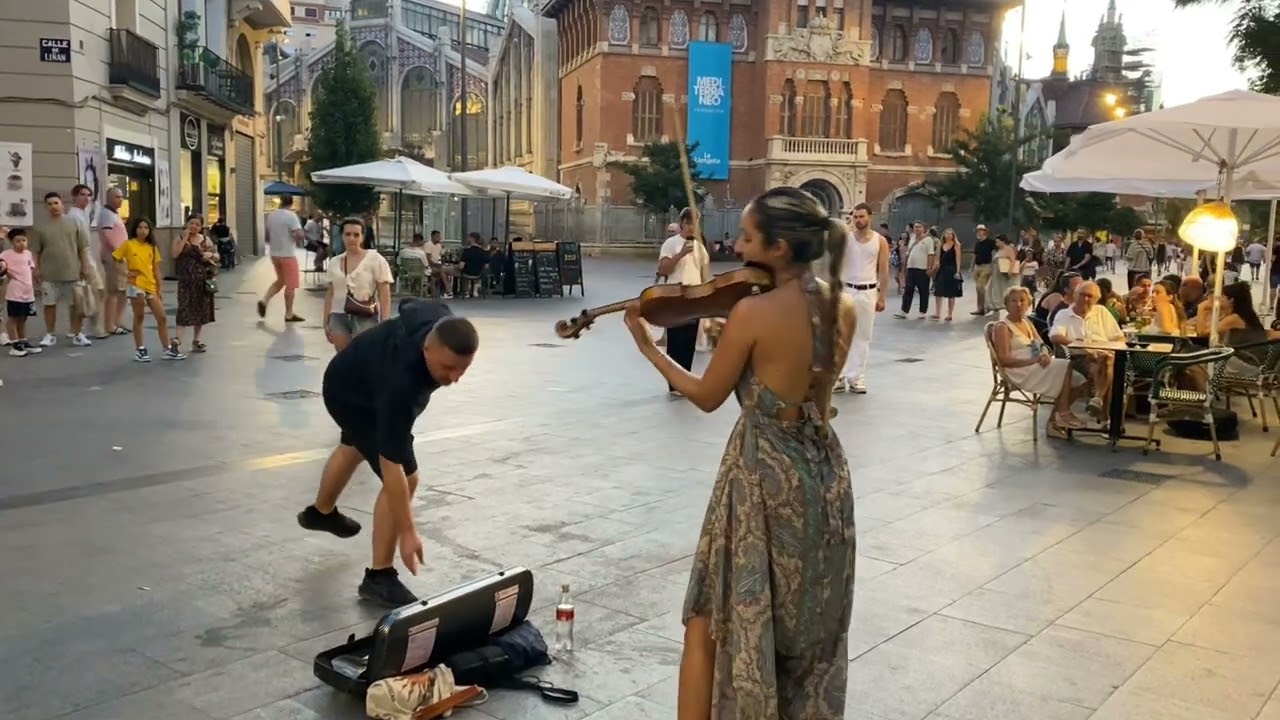 Experience - Ludovico Einaudi | Violin Cover by Renata Garro | Street Artist