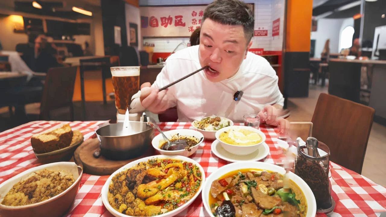 打卡挑战豆花饭，软糯Q弹肥瘦相间，一顿消费200元【五小区彭于晏】