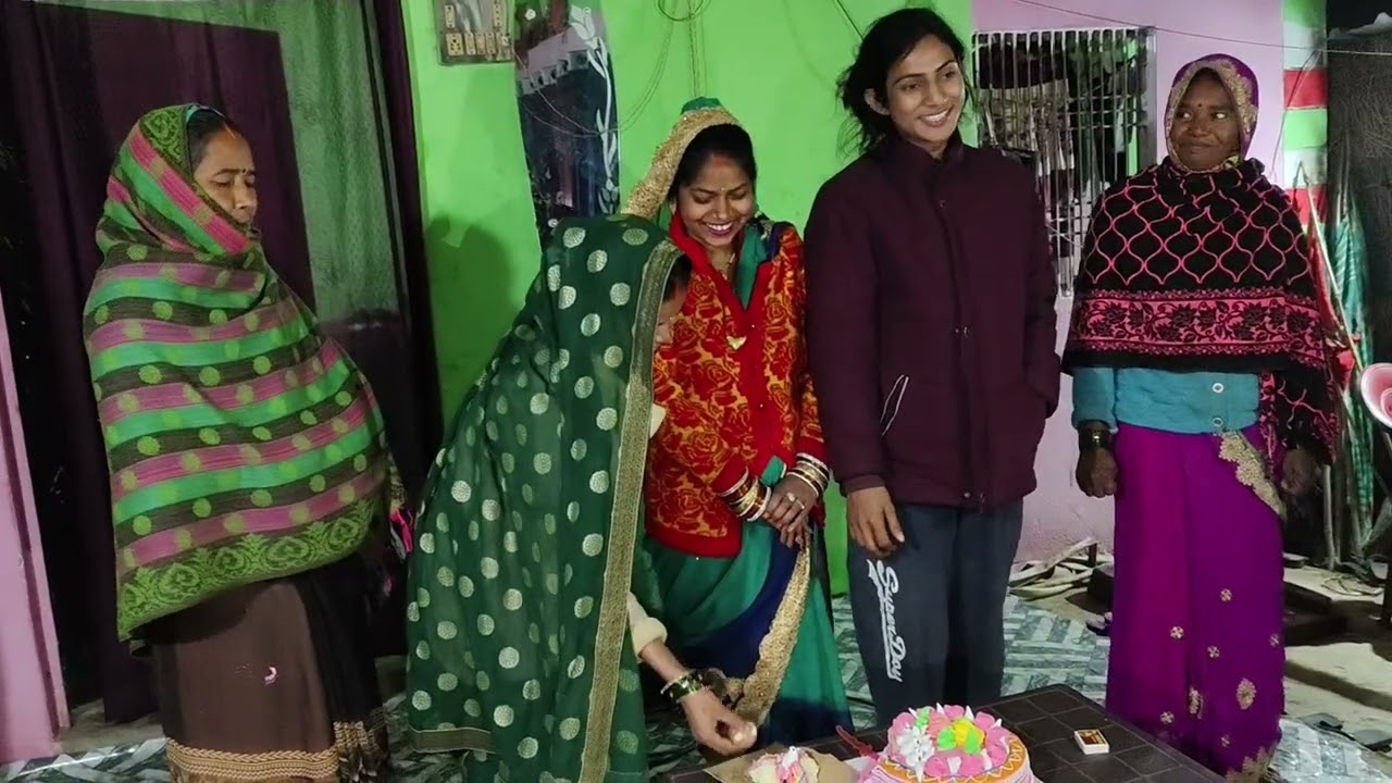 खुशबू रानी की भाभी के चैनल मोनेटाइज हो गए उसी की खुशी में केक कट रहा है 🎂🎂🎂🎂🎂🙏👌🙏🙏
