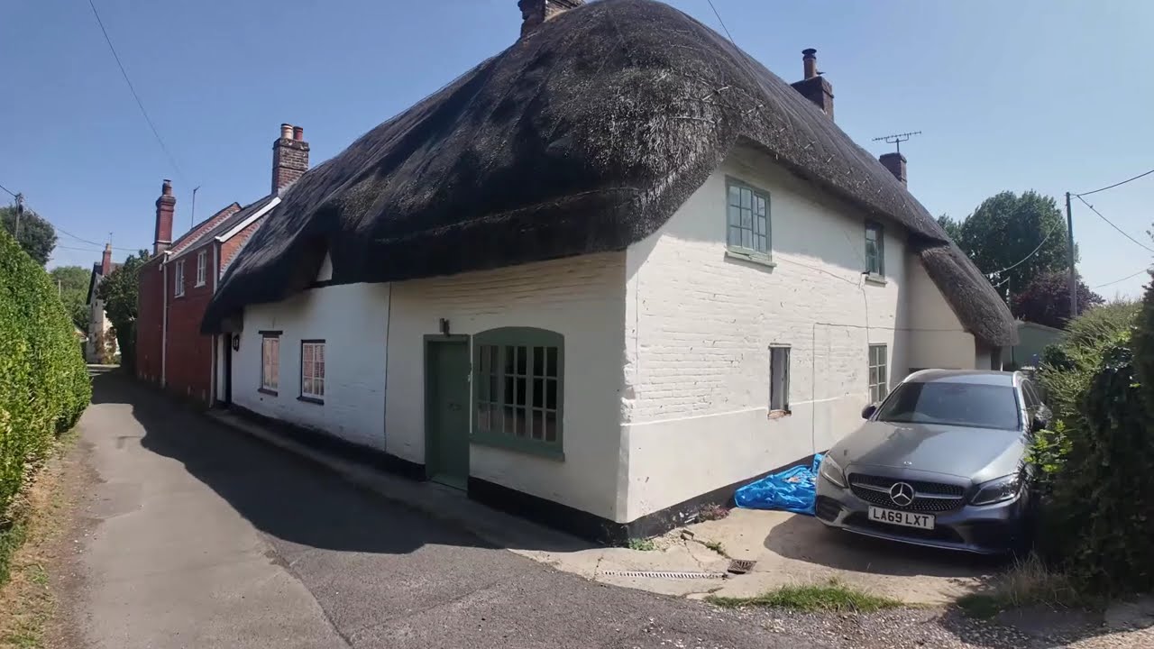 Bishops Cannings Walk Wiltshire UK