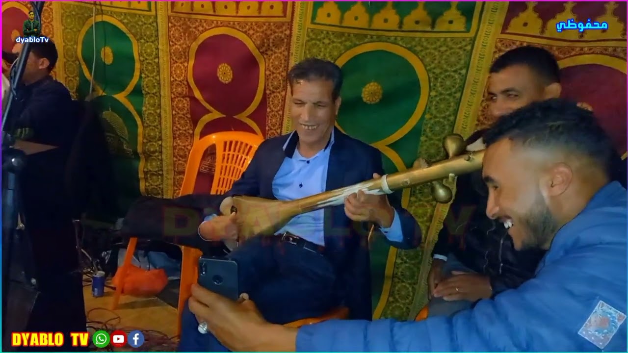 محفوظي يعزف ويبتسم اول مره عاجبو الميزان