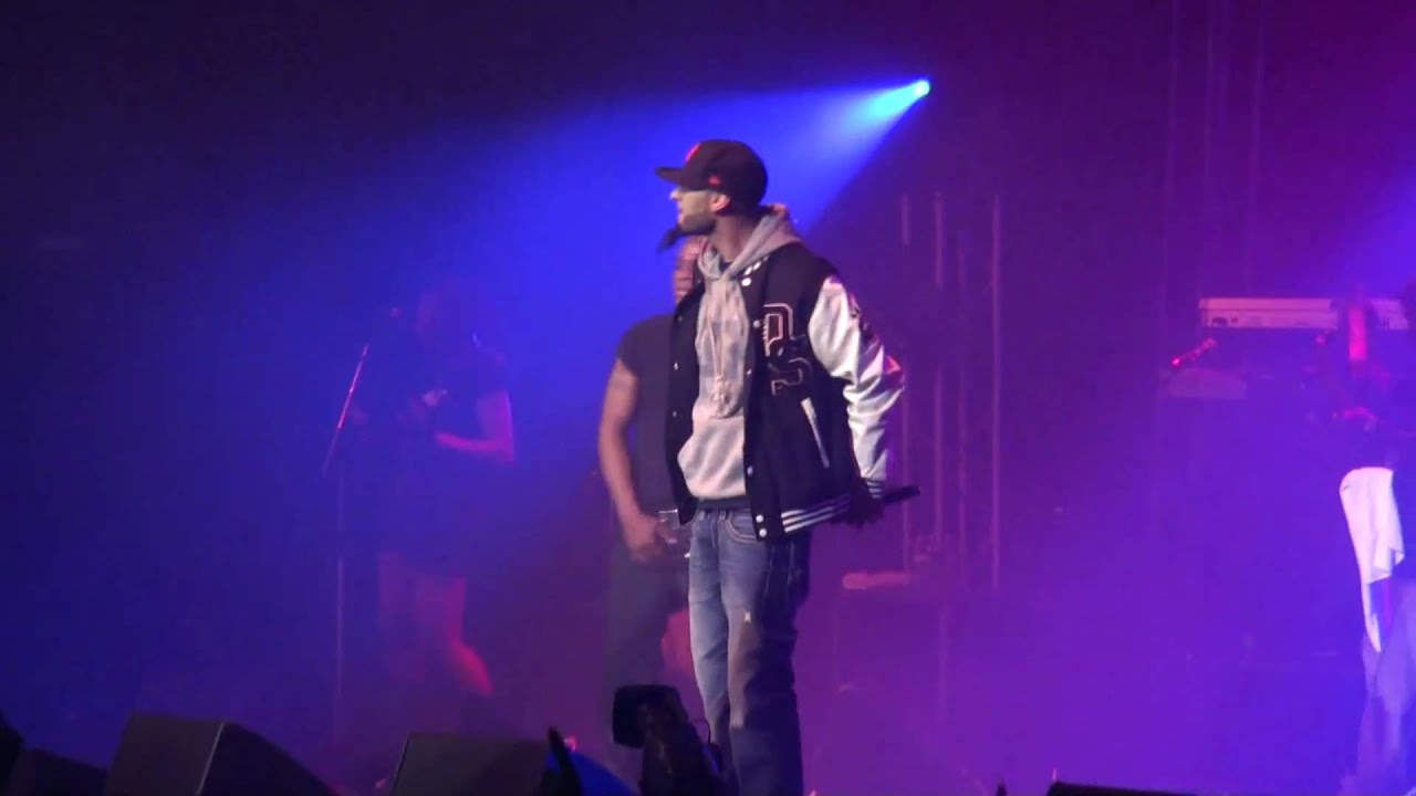 ADMIRAL T AU ZENITH DE PARIS 2010 HD 11 (La Fouine & Medine)