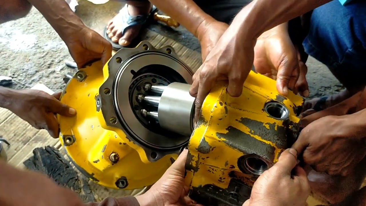 reseal dan repaint motor swing excavator komatsu pc200-7