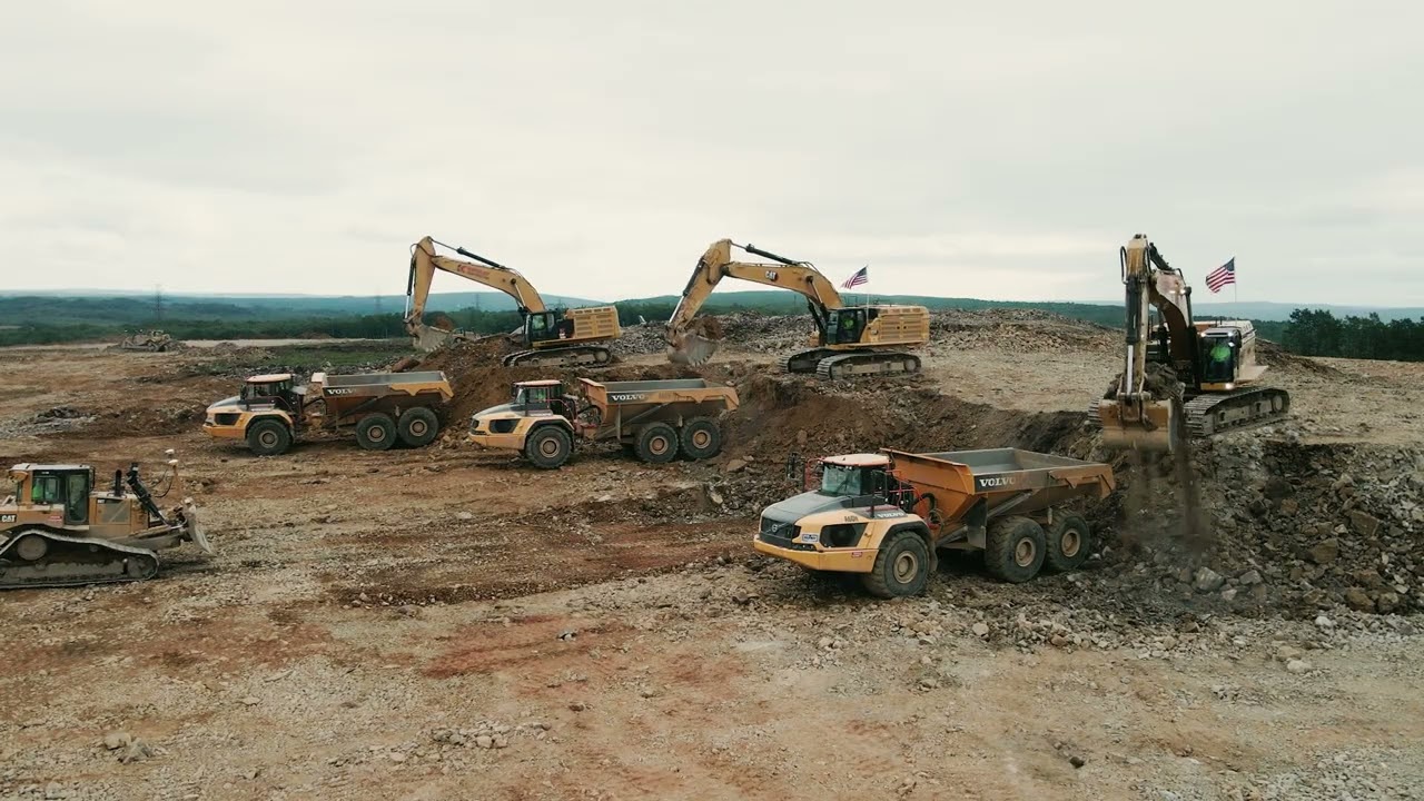 Cat 374s Synchronized Digging - Kinsley Construction