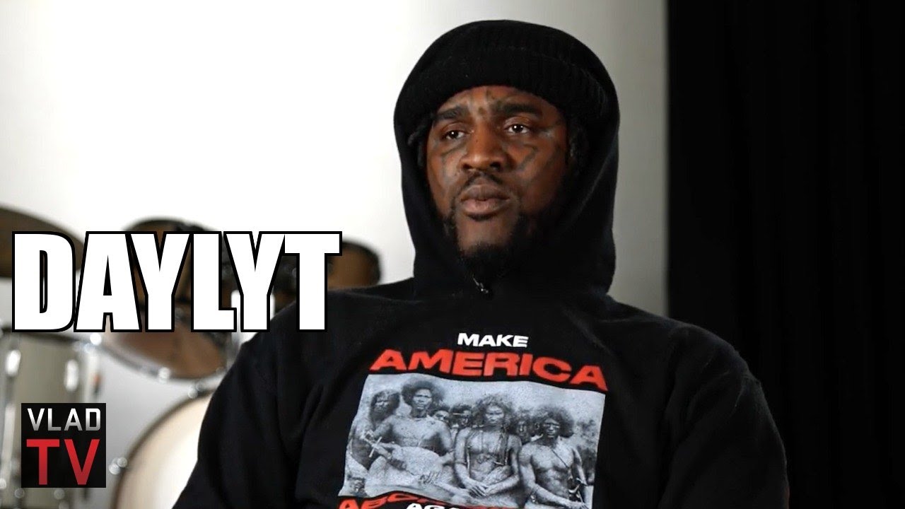 Daylyt: 300 взрослых гангстеров избили всех детей в моей средней школе (часть 4)