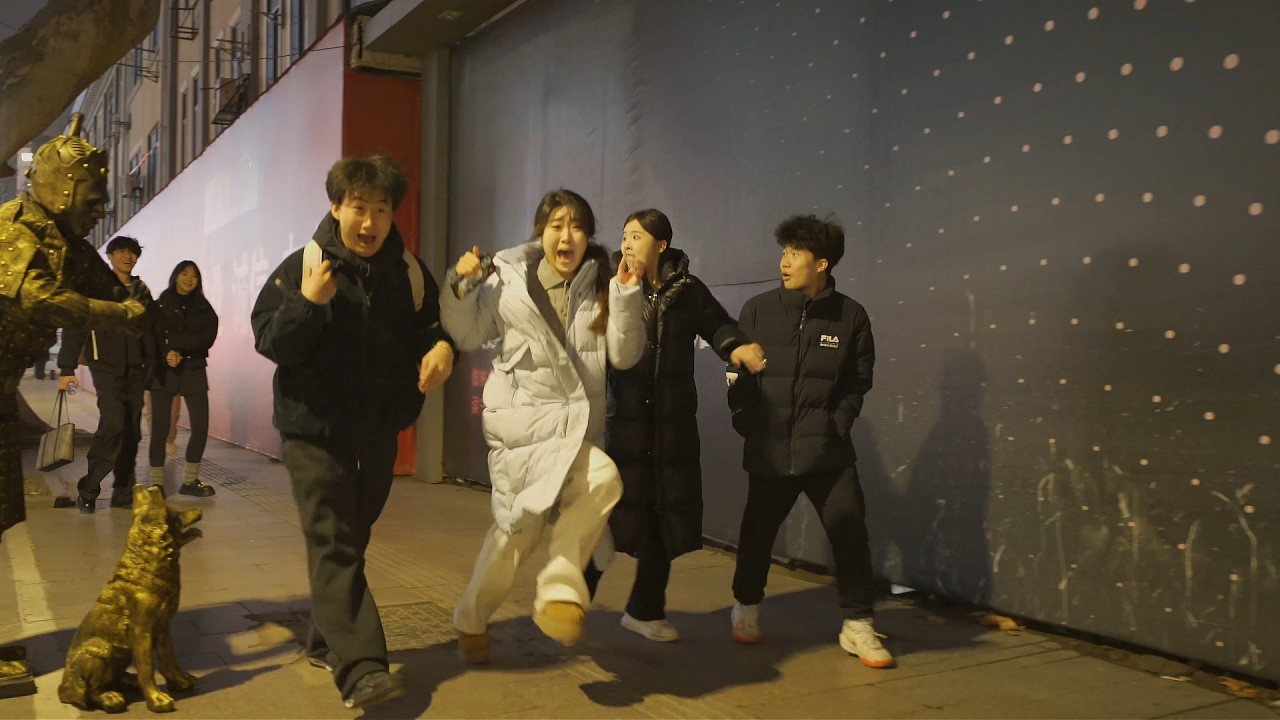 #34 Sculpture prank in China | Their incredulous expressions