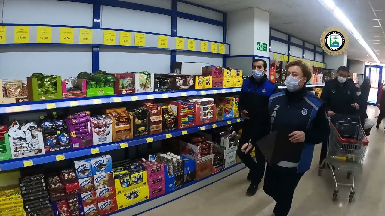 Zabıta ekiplerince marketlere yönelik fiyat denetimleri devam ediyor.