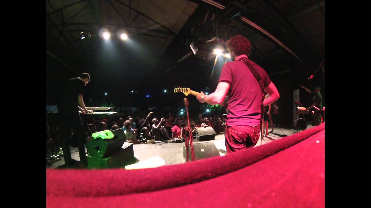 Nic's Groove (Live in Johannesburg) - The Foreign Exchange