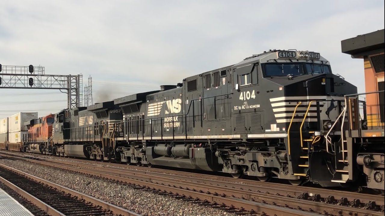 Justin Trackside - Railfanning Burbank Bob Hope and Downtown feat. Amtrak 157 Big Game Train and NS