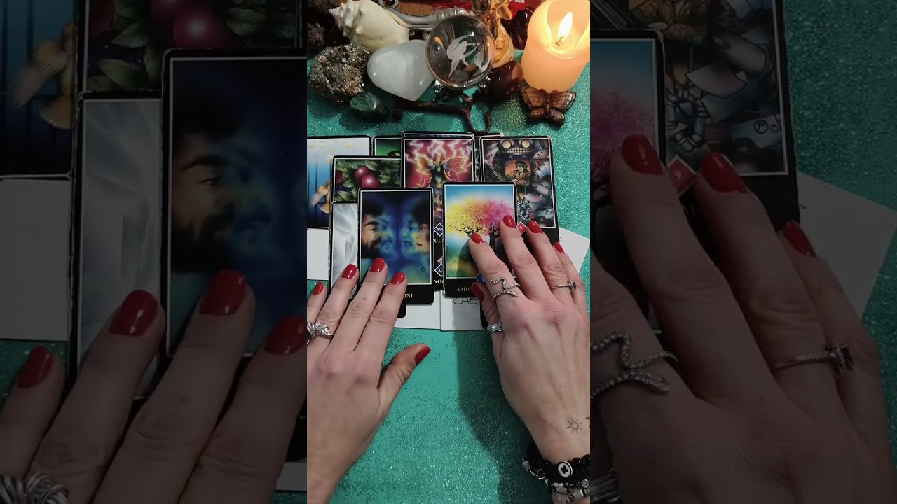 ❤️💌💭Pensa ad una persona ed ascolta ❣️ C'è un messaggio che potrebbe essere per te❣️💌🔥