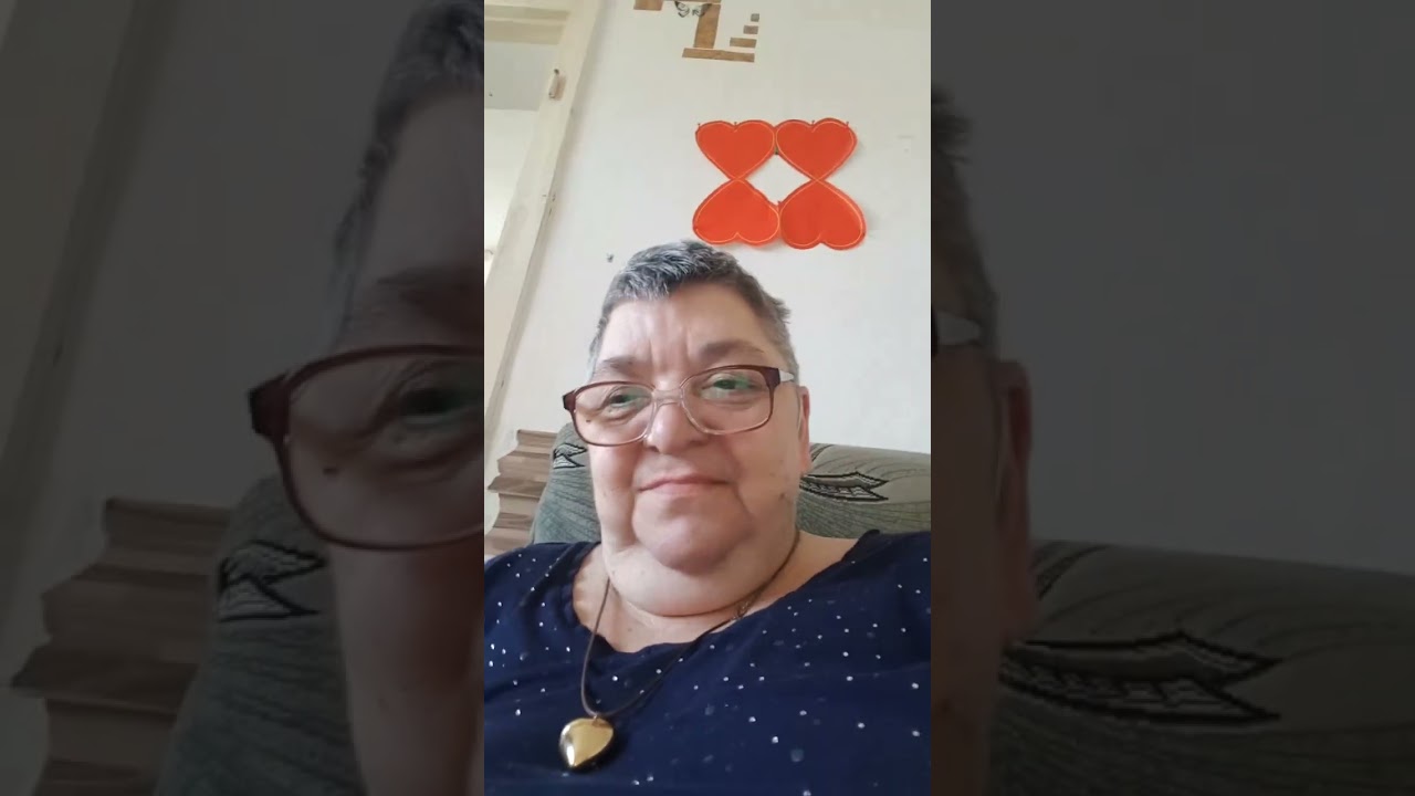 Aki virágot kap az csókot ad