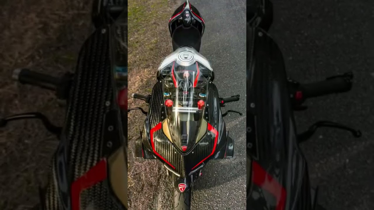 Ducati Panigale V4R With Full Carbon Fiber Fairing