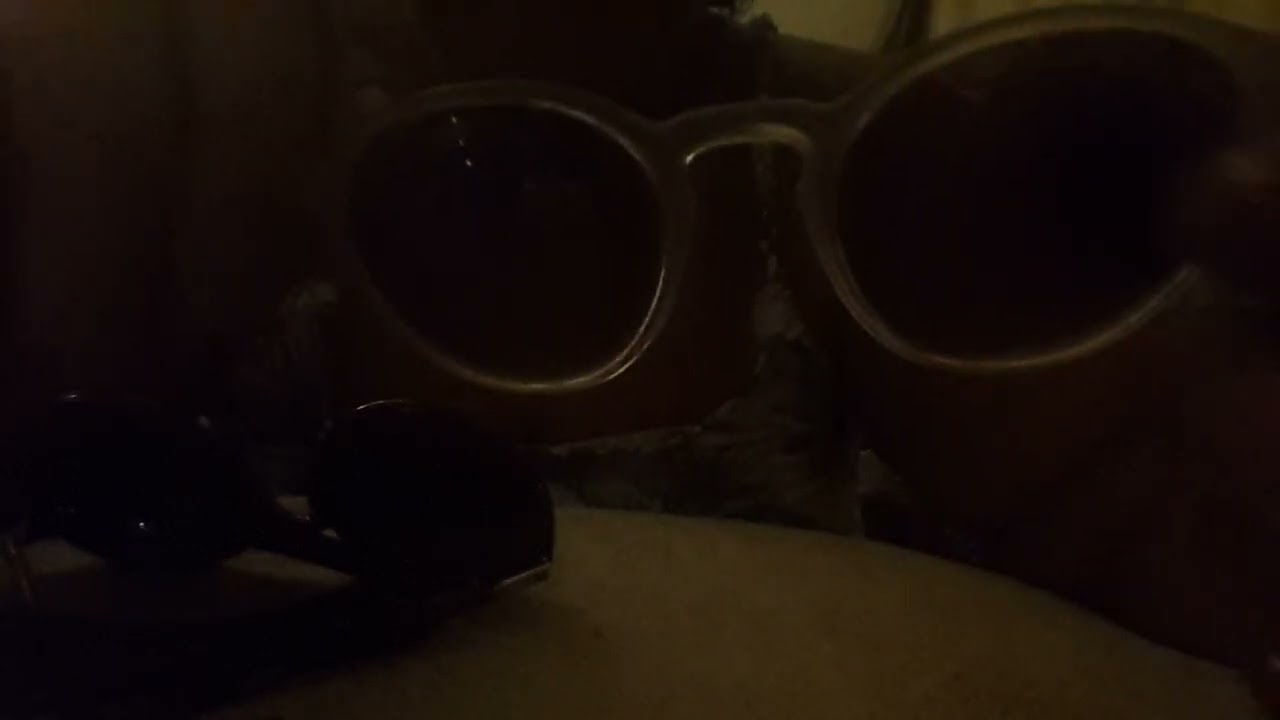 asmr - fısıltılı sohbet, yumuşak konuşma ve bol obje sesleri içerir...uyutur, gevşetir vs. vs 💤🎧 💖