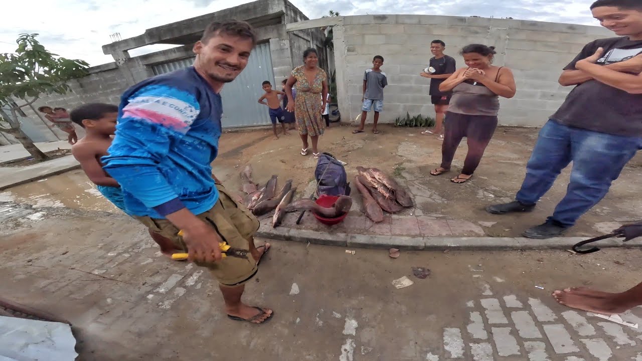 Vejam o que fizemos com os bares os peixes invasores que pegamos no Valão !